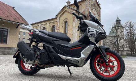 TEST: Aprilia SR GT Sport 125 – vyzyvateľ japonských samurajov